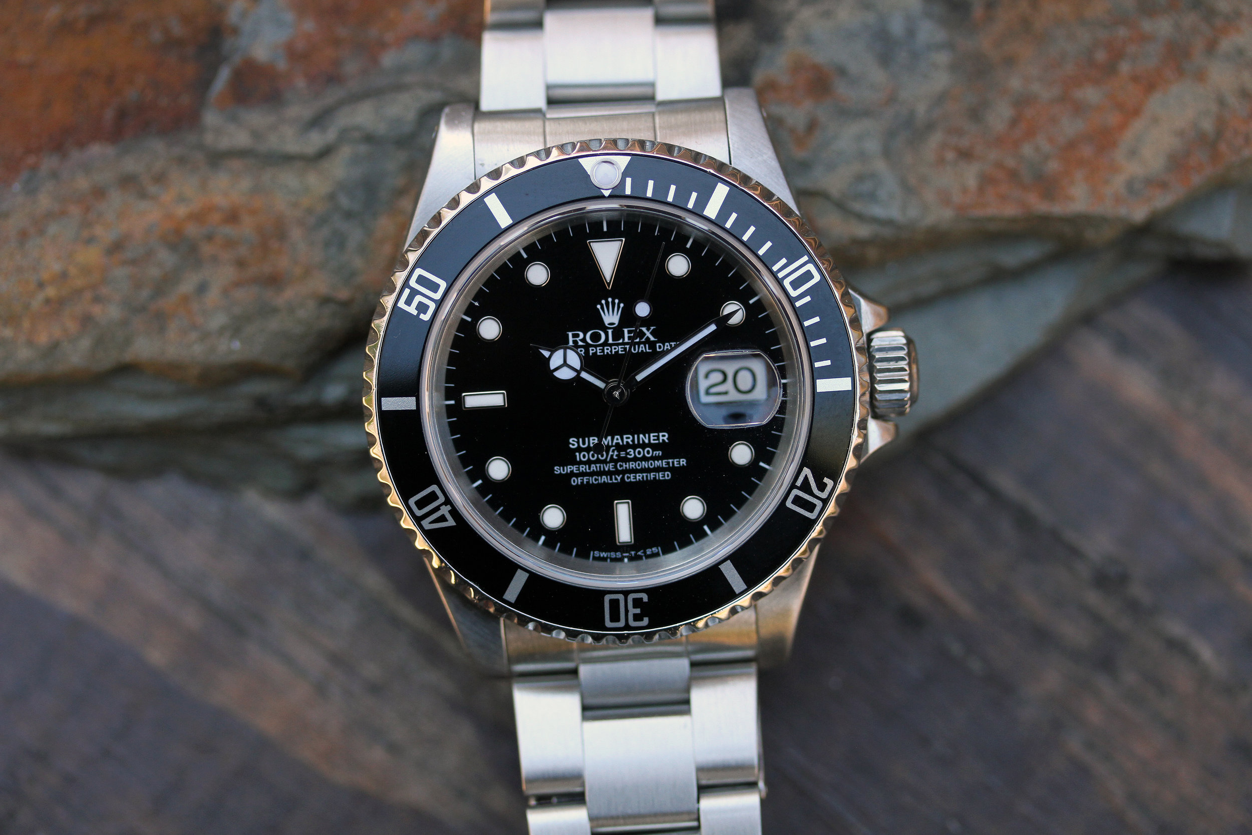 Rolex Submariner Date ref. 16610 "Tritium Dial, Box & Papers" - Lunar Oyster - and Selling