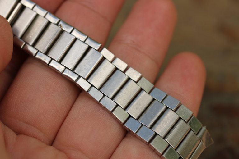 omega 1039 bracelet