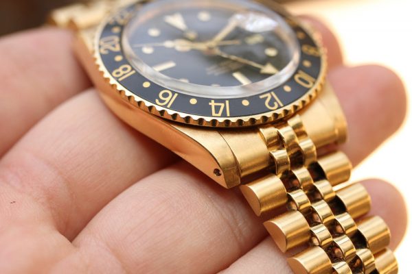 1978 Rolex GMT-Master ref. 1675/8 with Papers, Solid Gold, Black Nipple Dial - Image 3