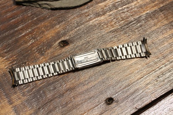 omega 1039 bracelet