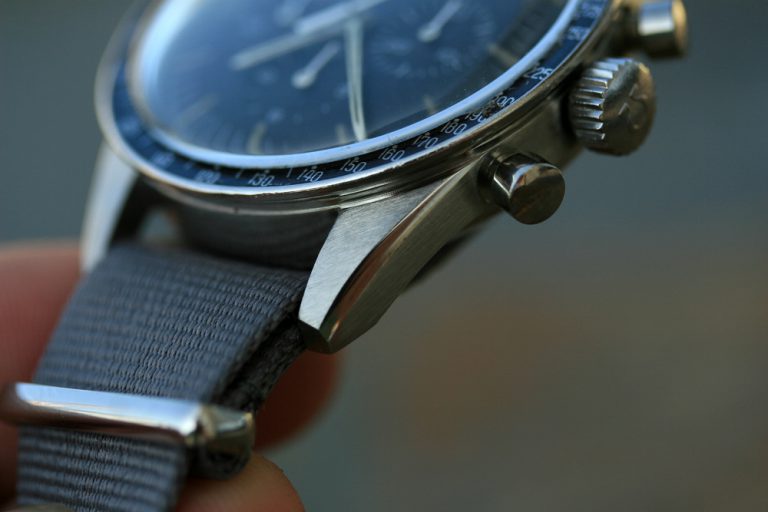 speedmaster professional lug width