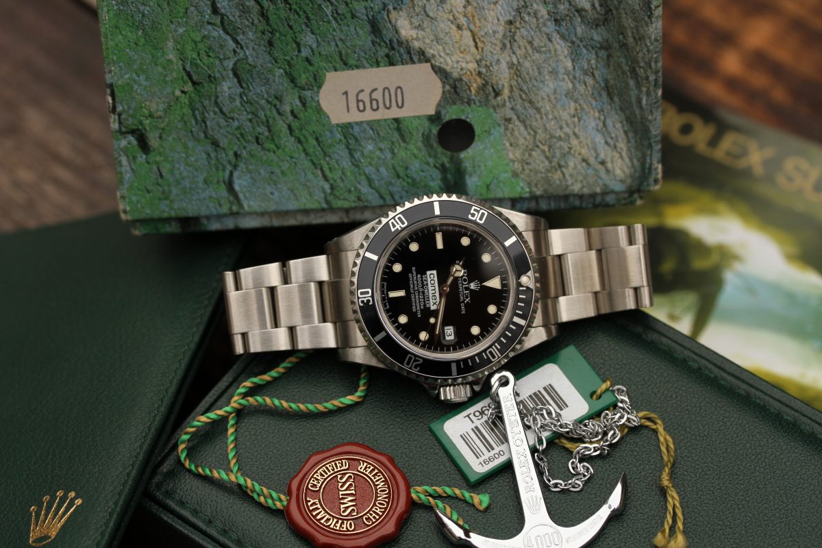 Alternative view of 1996 Rolex Sea-Dweller COMEX ref. 16600 "Full Set, Nice Patina, Collector Grade"