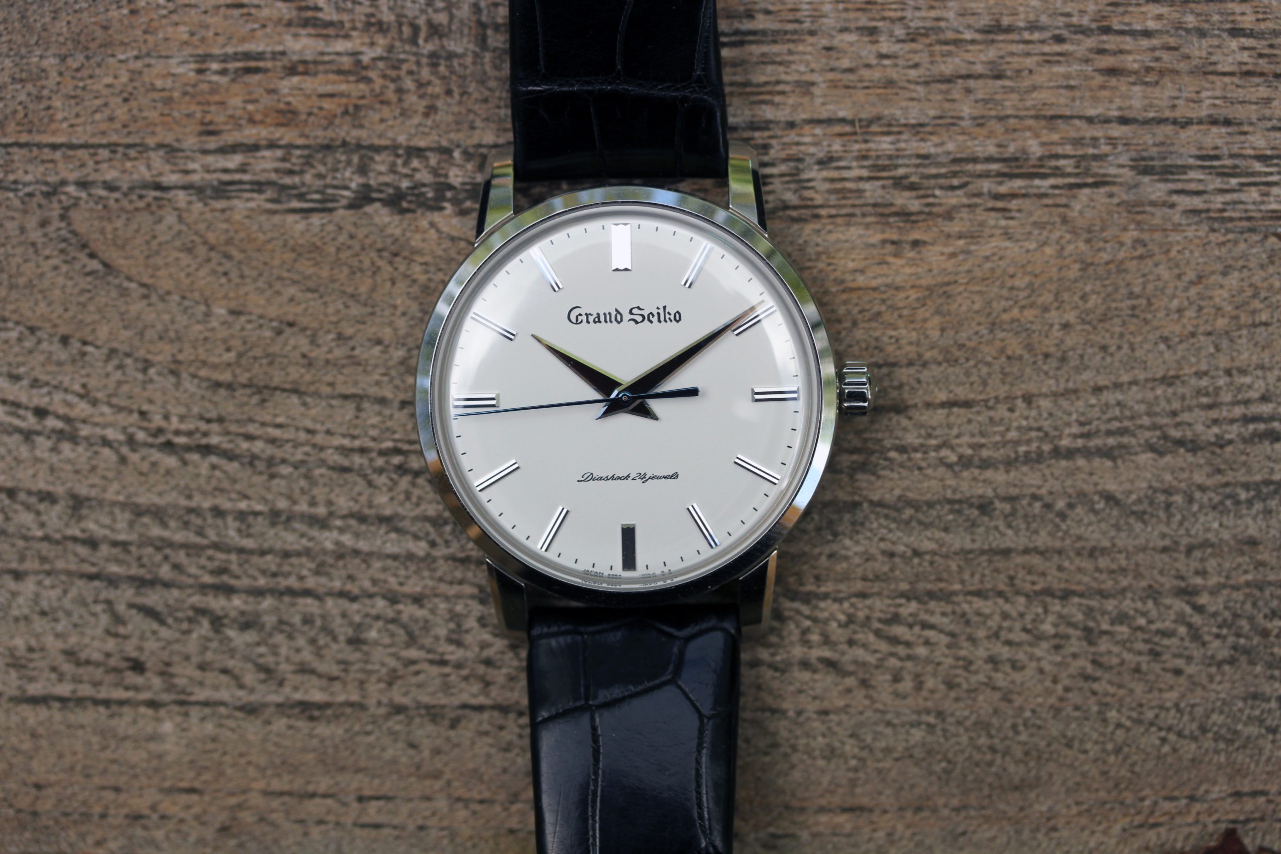 2018 Grand Seiko SBGW253 in Steel, Limited Edition 1960, 38mm - Lunar  Oyster - Buying and Selling