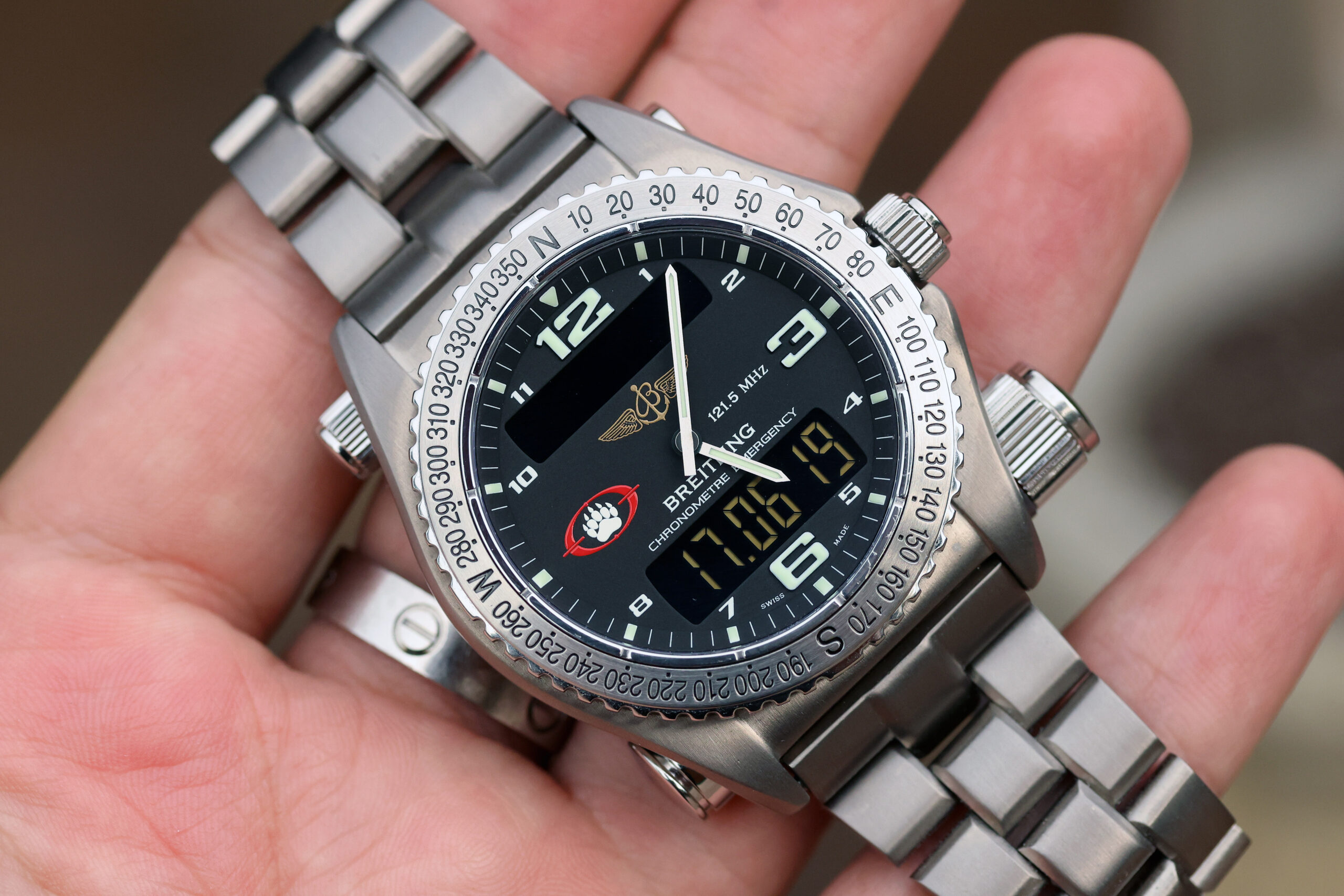 Breitling Emergency ref. E76321 “Blackwater Logo Dial” – Lunar
